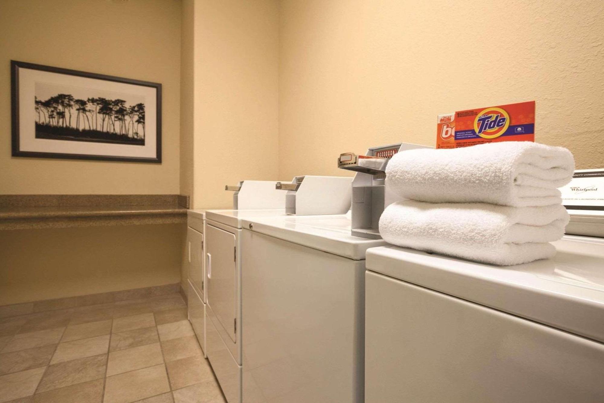 Country Inn & Suites By Radisson, Mason City, Ia Eksteriør bilde